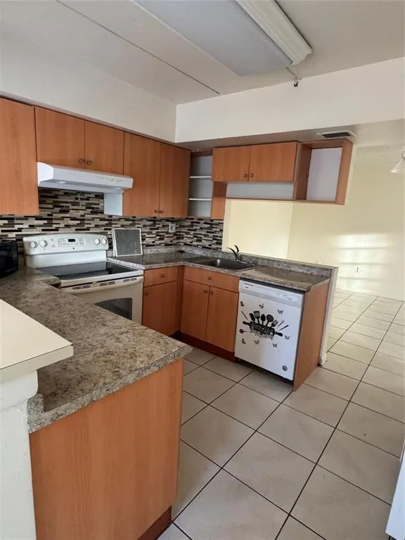 15690 SW 82nd Circle Lane # 9-12, Miami, FL 33193 photo 5