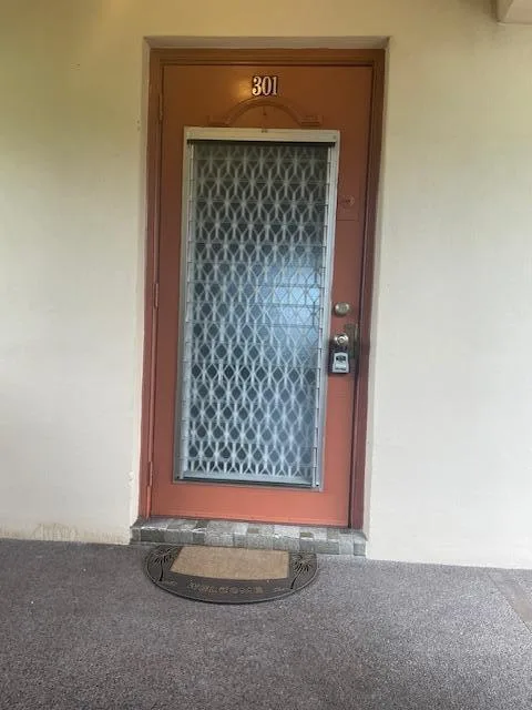 2700 Sunrise Lakes Drive W # 301, Sunrise, FL 33322