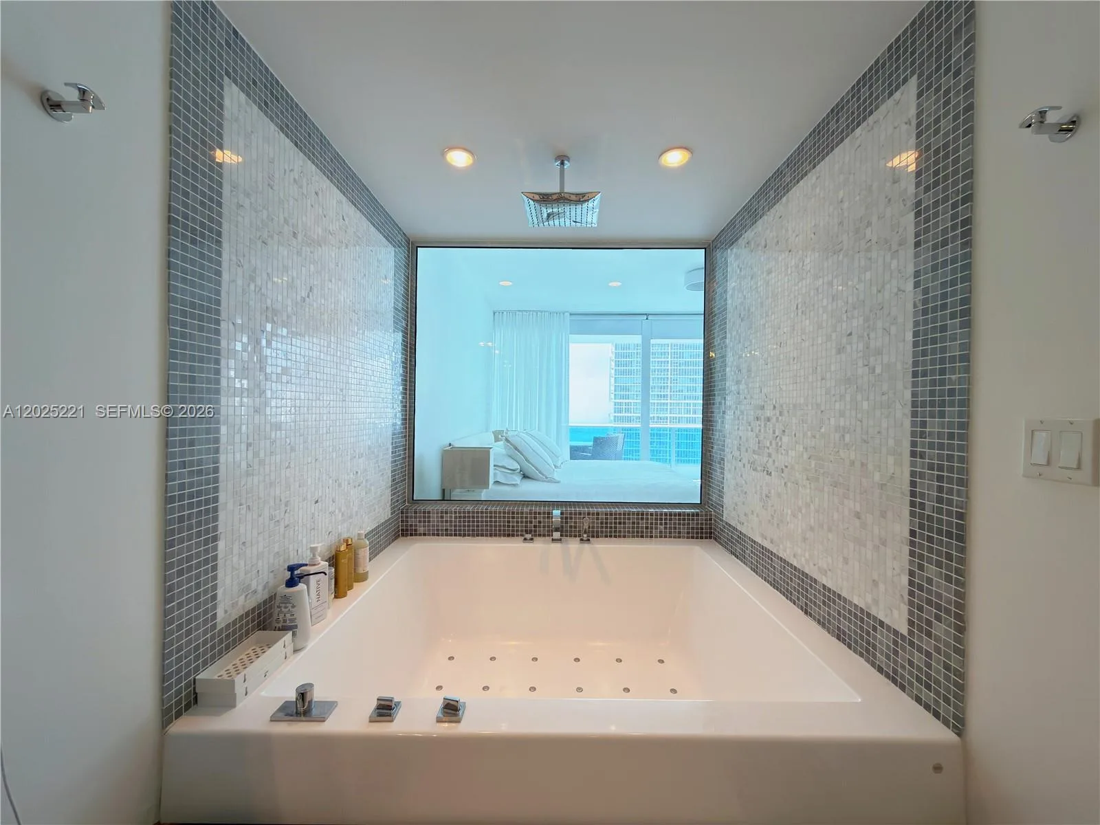 200 Biscayne Boulevard Way # 4104, Miami, FL 33131 photo 12