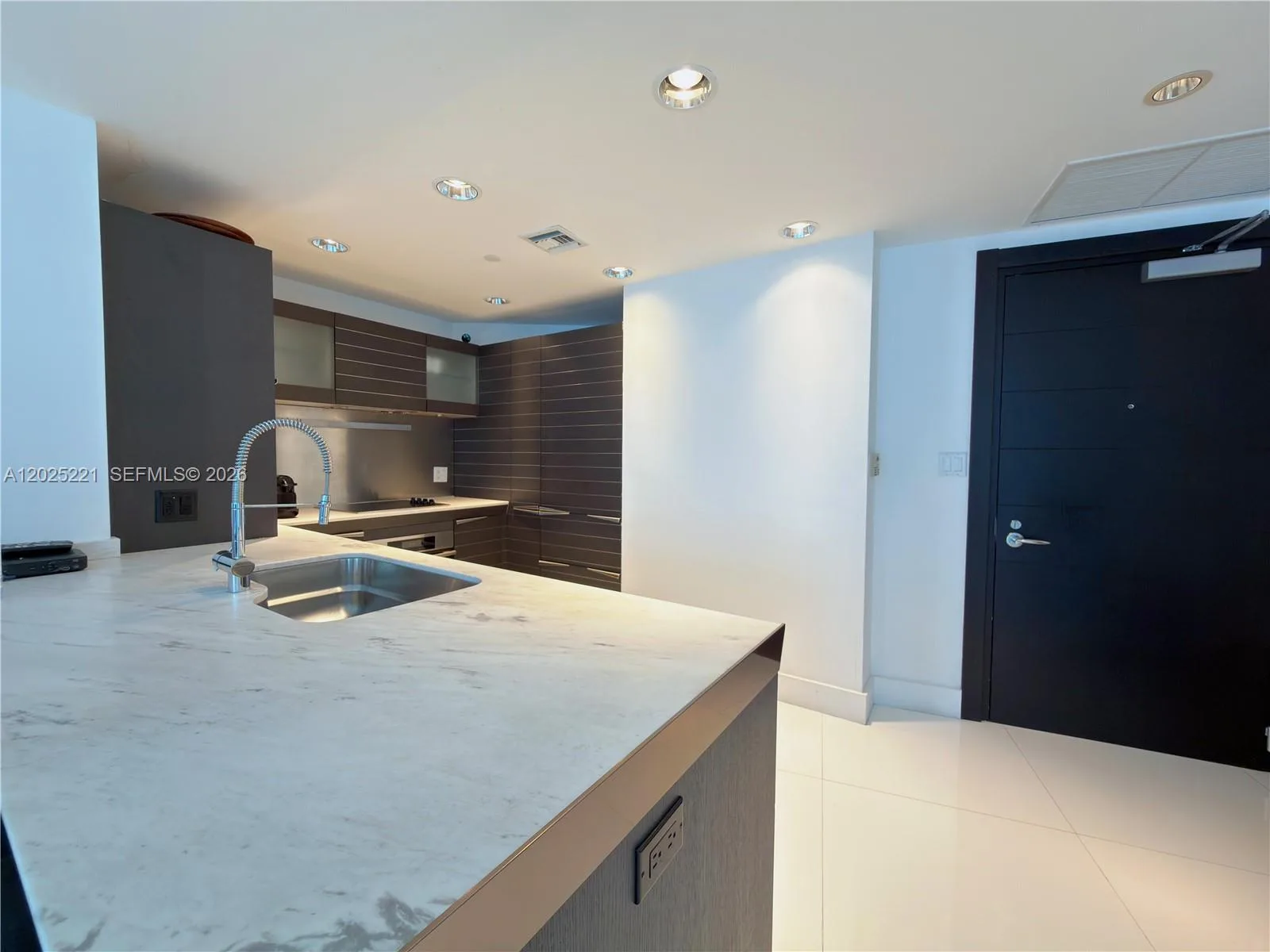 200 Biscayne Boulevard Way # 4104, Miami, FL 33131 photo 5