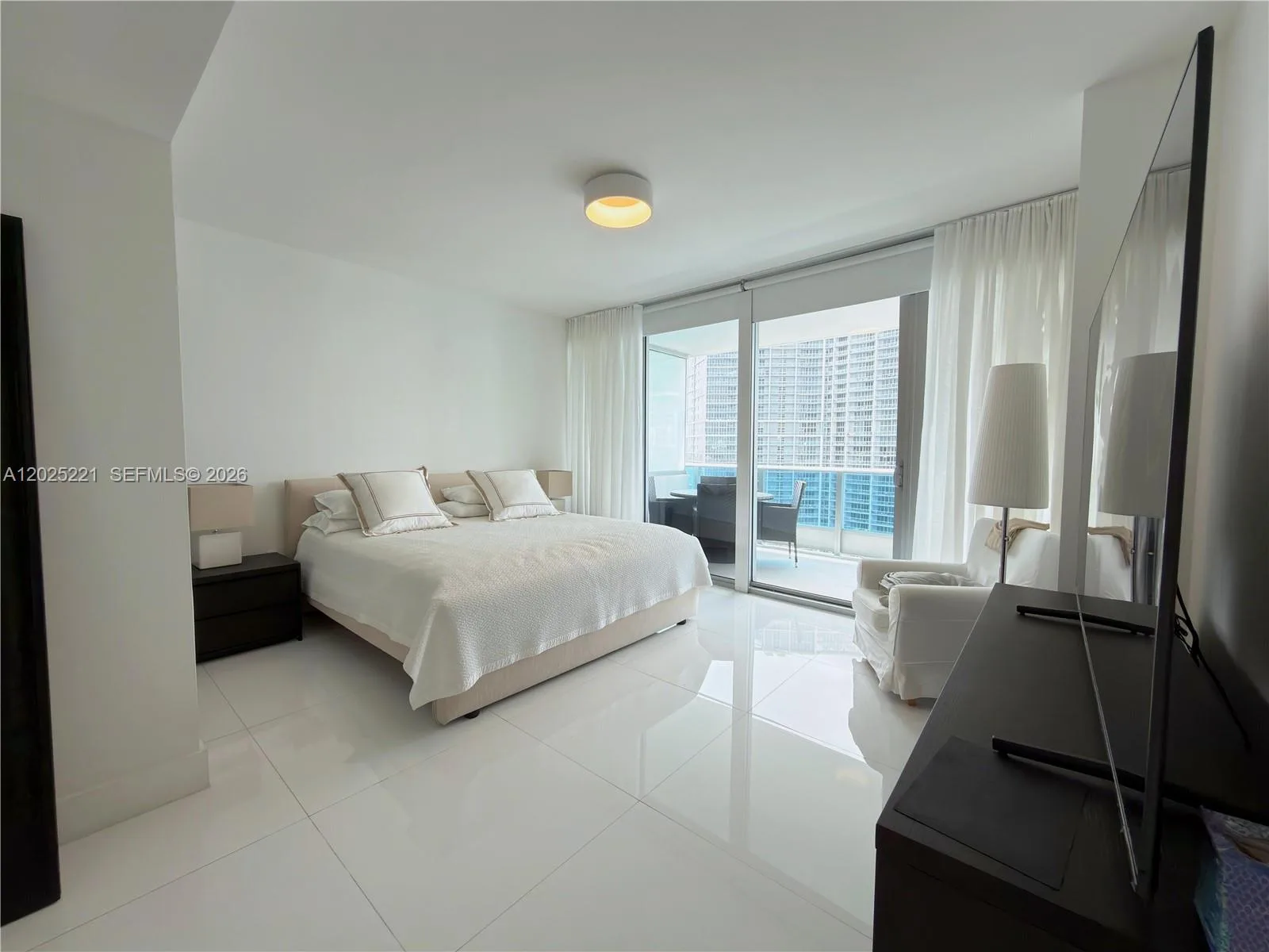 200 Biscayne Boulevard Way # 4104, Miami, FL 33131 photo 8