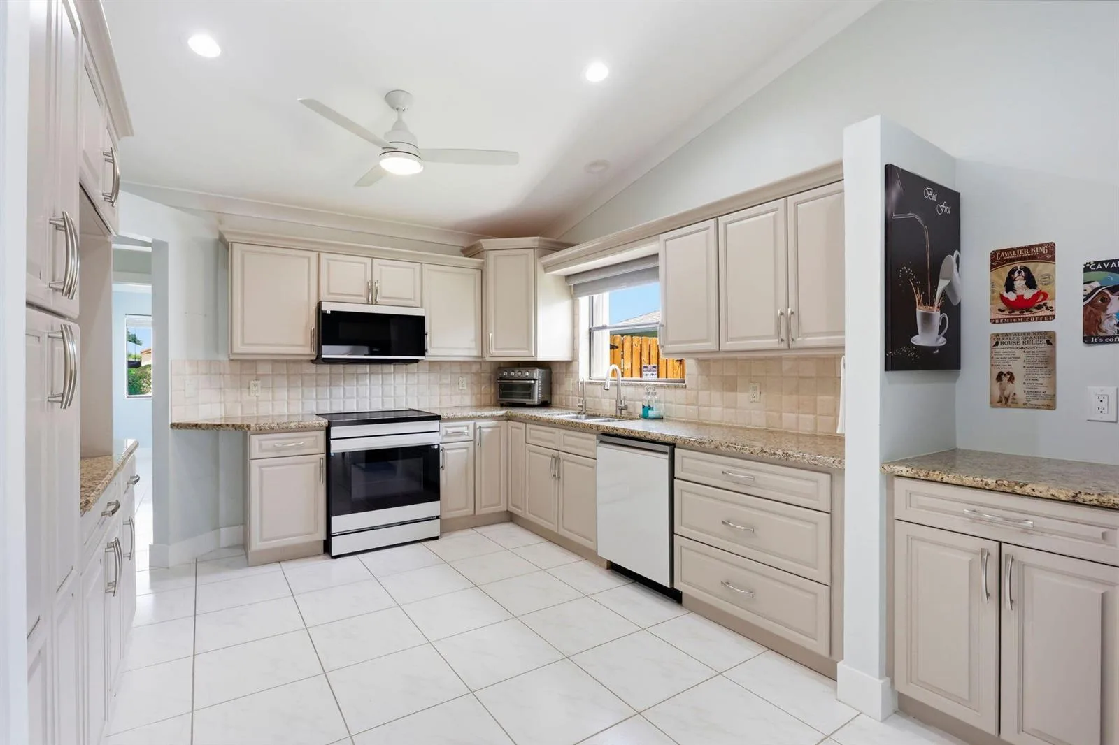 2390 NW 15TH Street NW, Delray Beach, FL 33445 photo 7