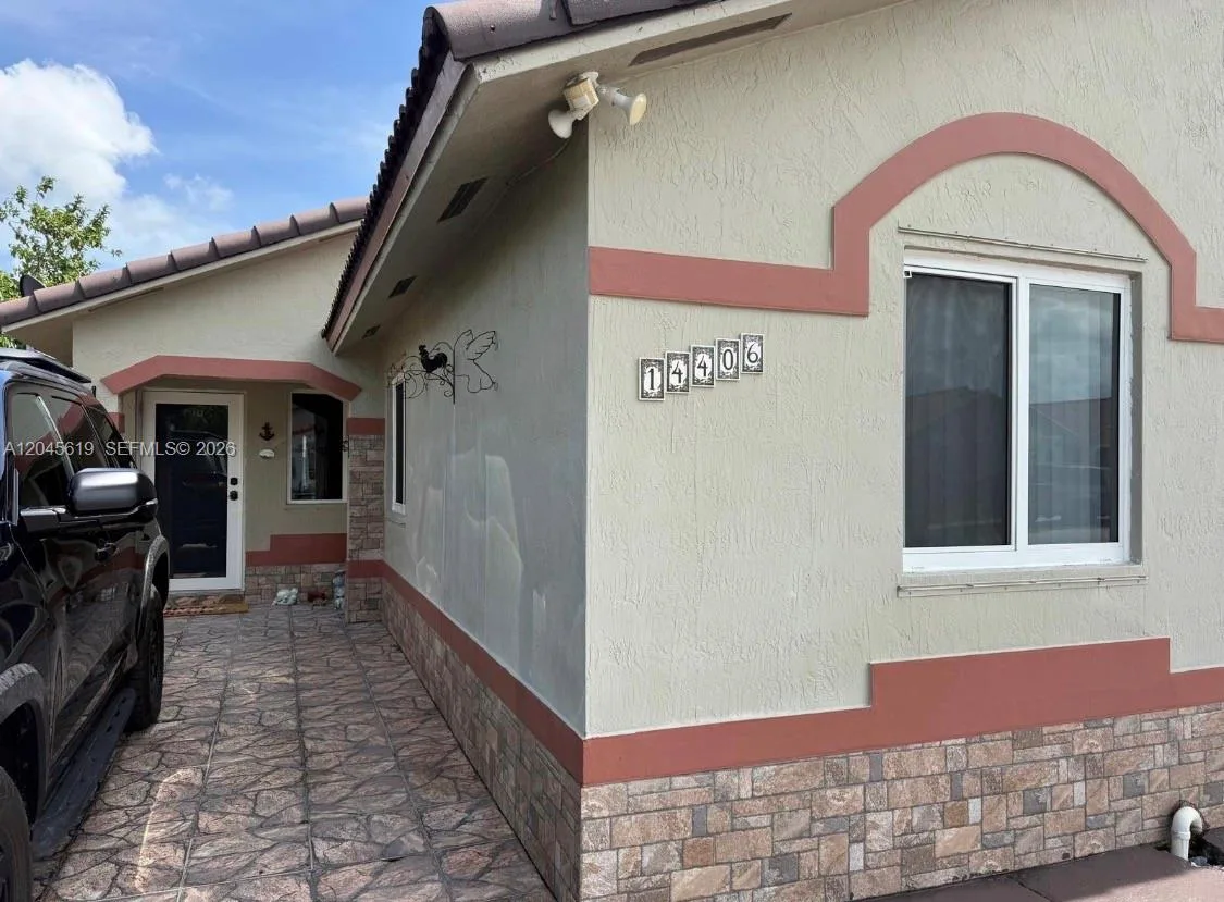 14406 SW 179th Ln, Miami, FL 33177 photo 2