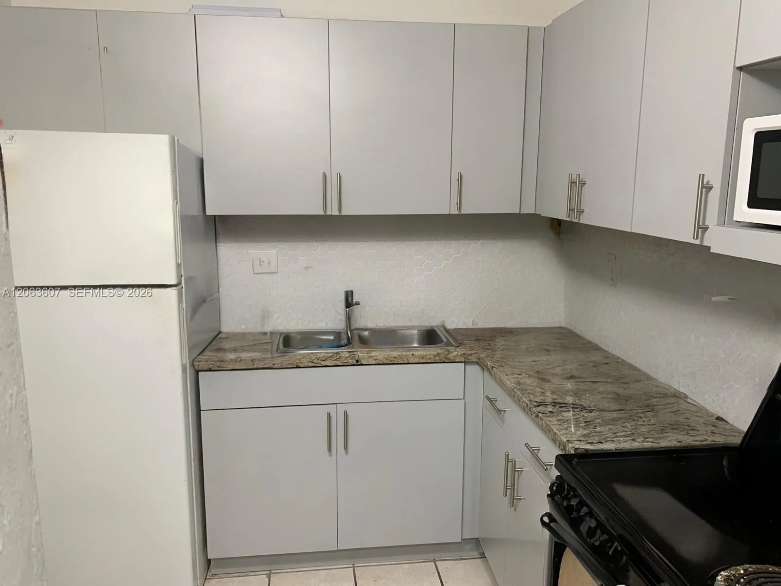 9437 SW 76th St # V38, Miami, FL 33173 photo 2