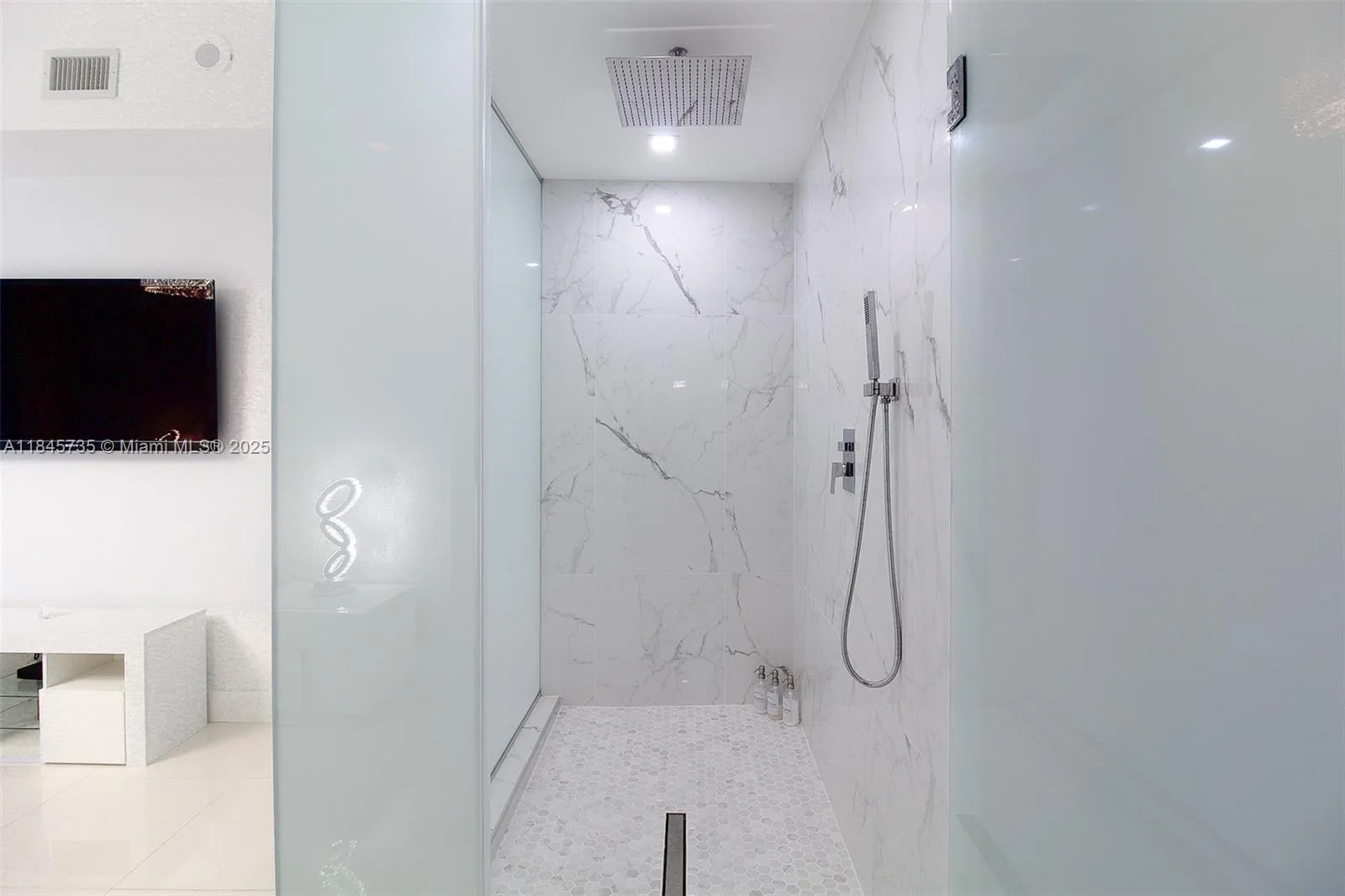 2020 N Bayshore Dr # 2404, Miami, FL 33137 photo 12