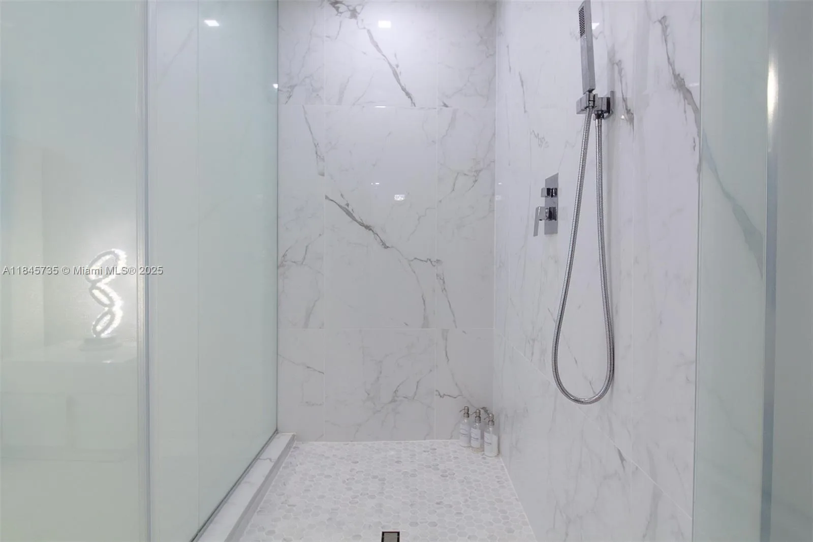 2020 N Bayshore Dr # 2404, Miami, FL 33137 photo 13
