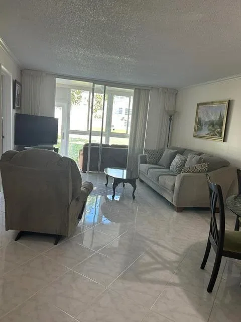 8020 Sunrise Lakes Drive N # 111, Sunrise, FL 33322