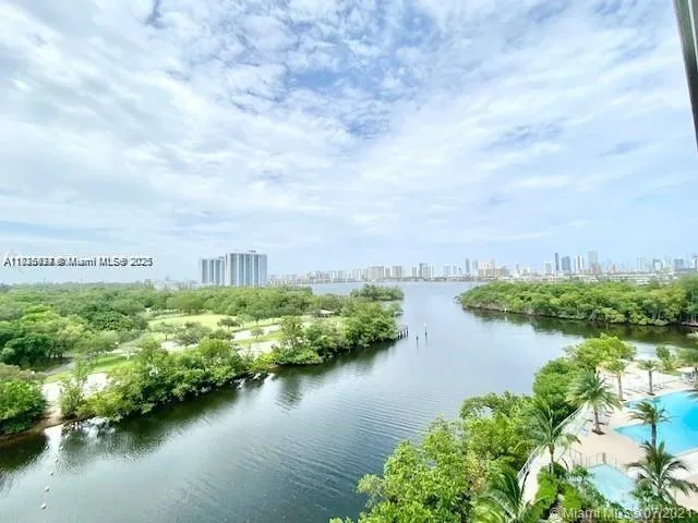 16385 Biscayne Blvd # 702, North Miami Beach, FL 33160