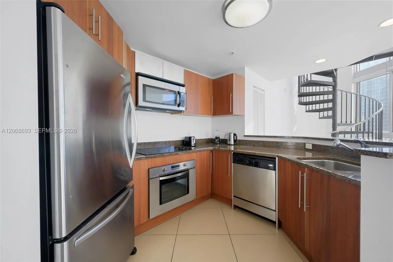 300 S Biscayne Blvd # L-1214, Miami, FL 33131 photo 3