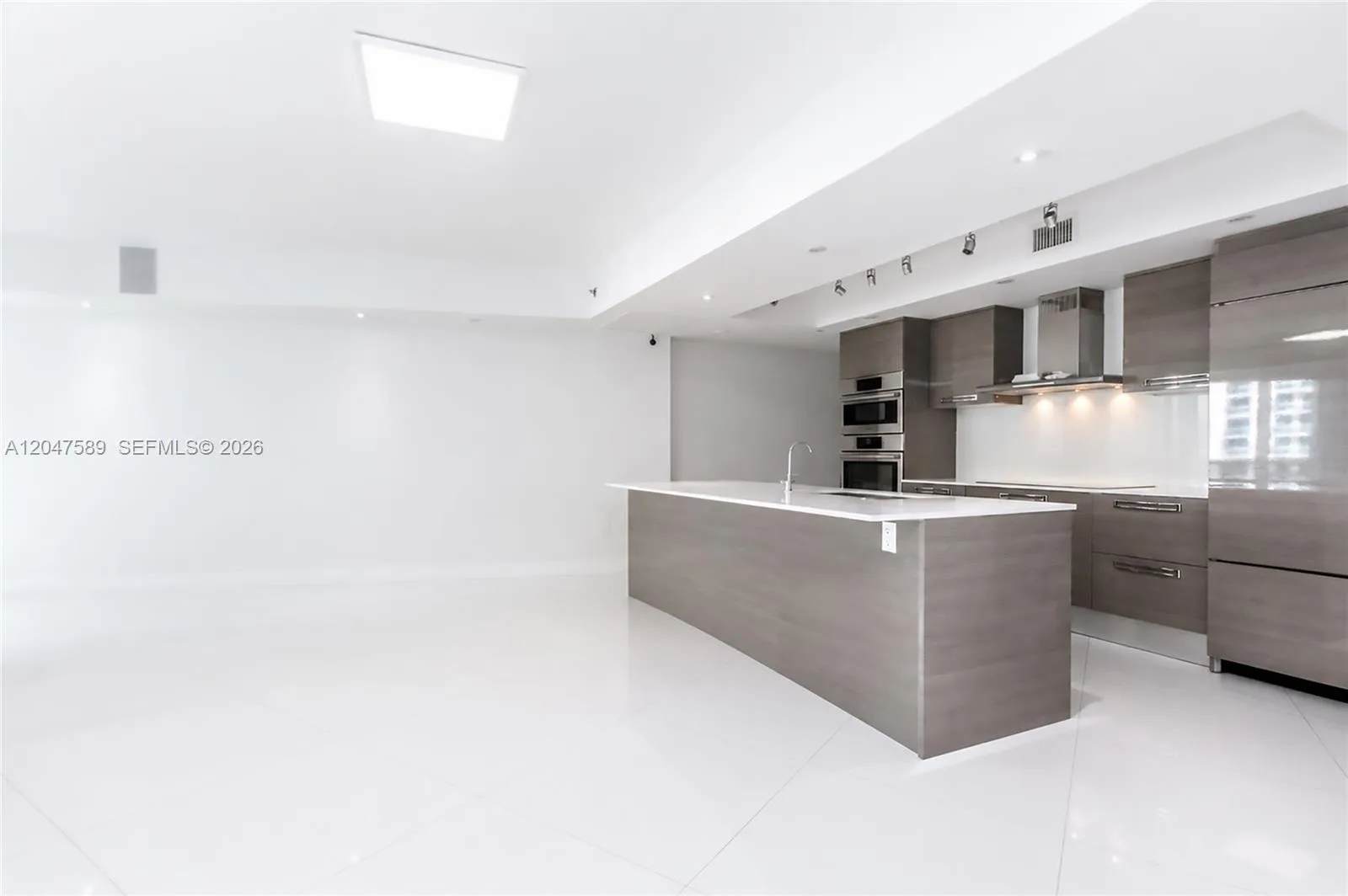 17201 Collins Ave # 1807, Sunny Isles Beach, FL 33160 photo 10