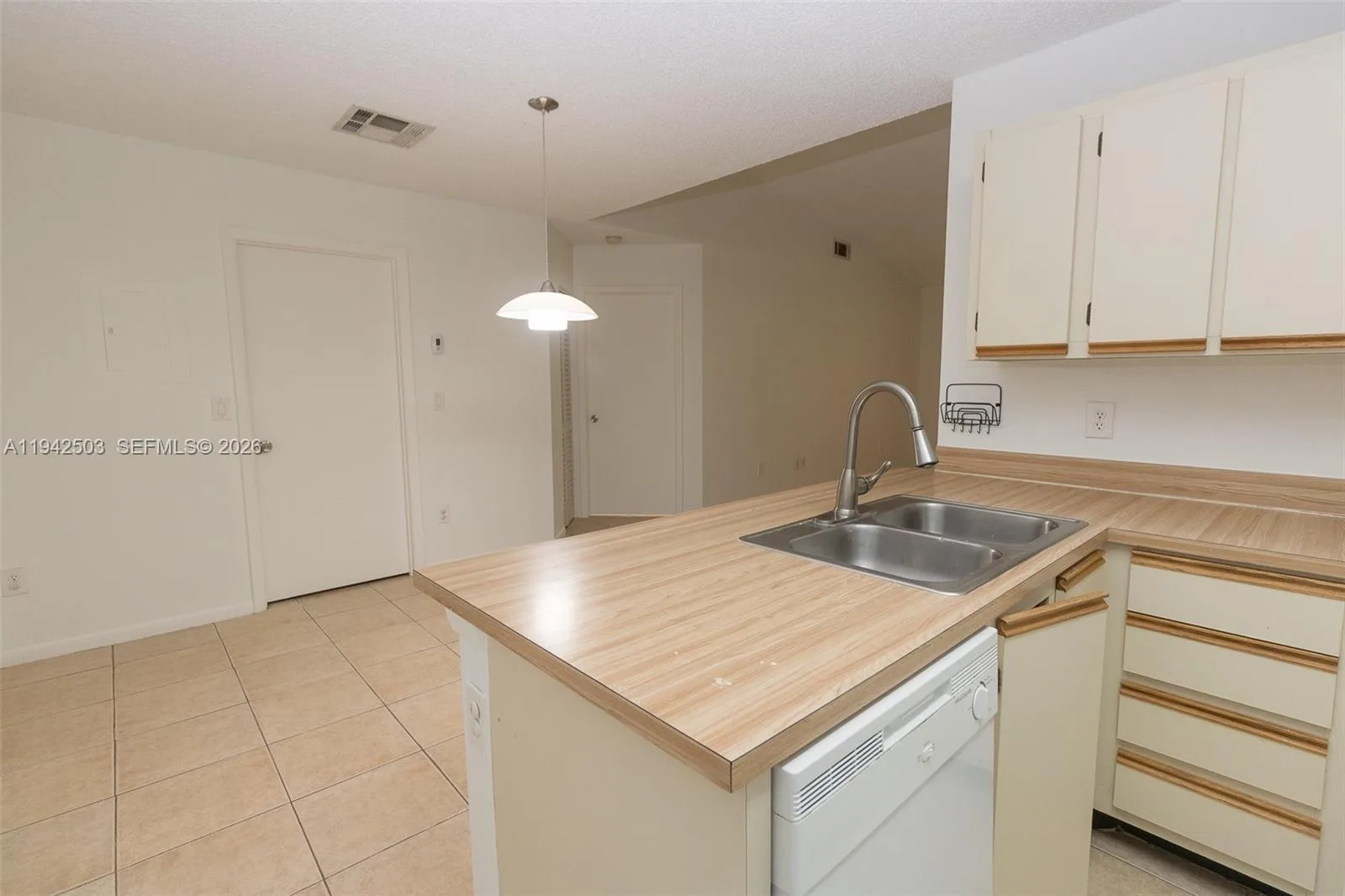 18328 NW 68th Ave # P, Hialeah, FL 33015