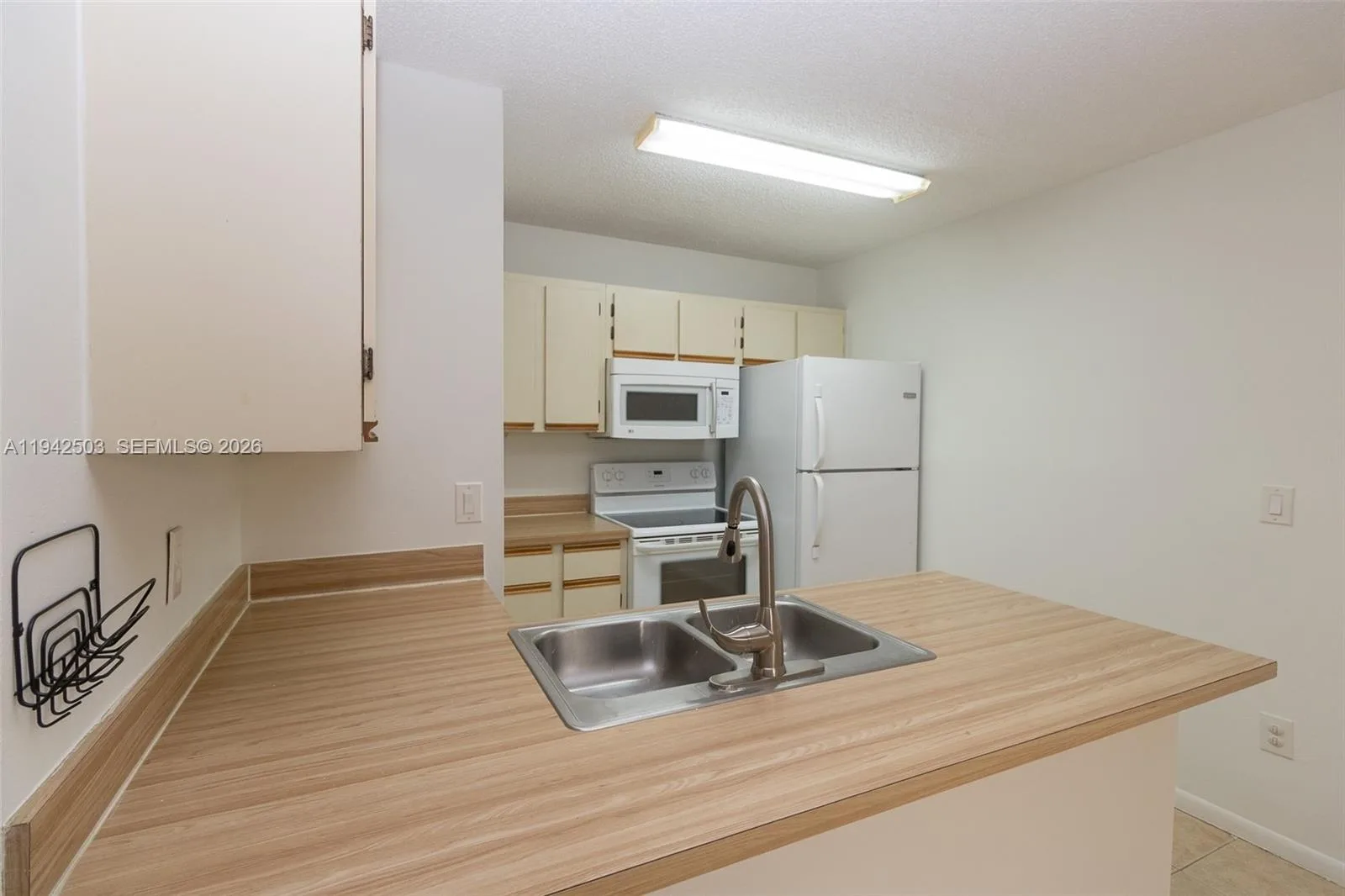 18328 NW 68th Ave # P, Hialeah, FL 33015 photo 3