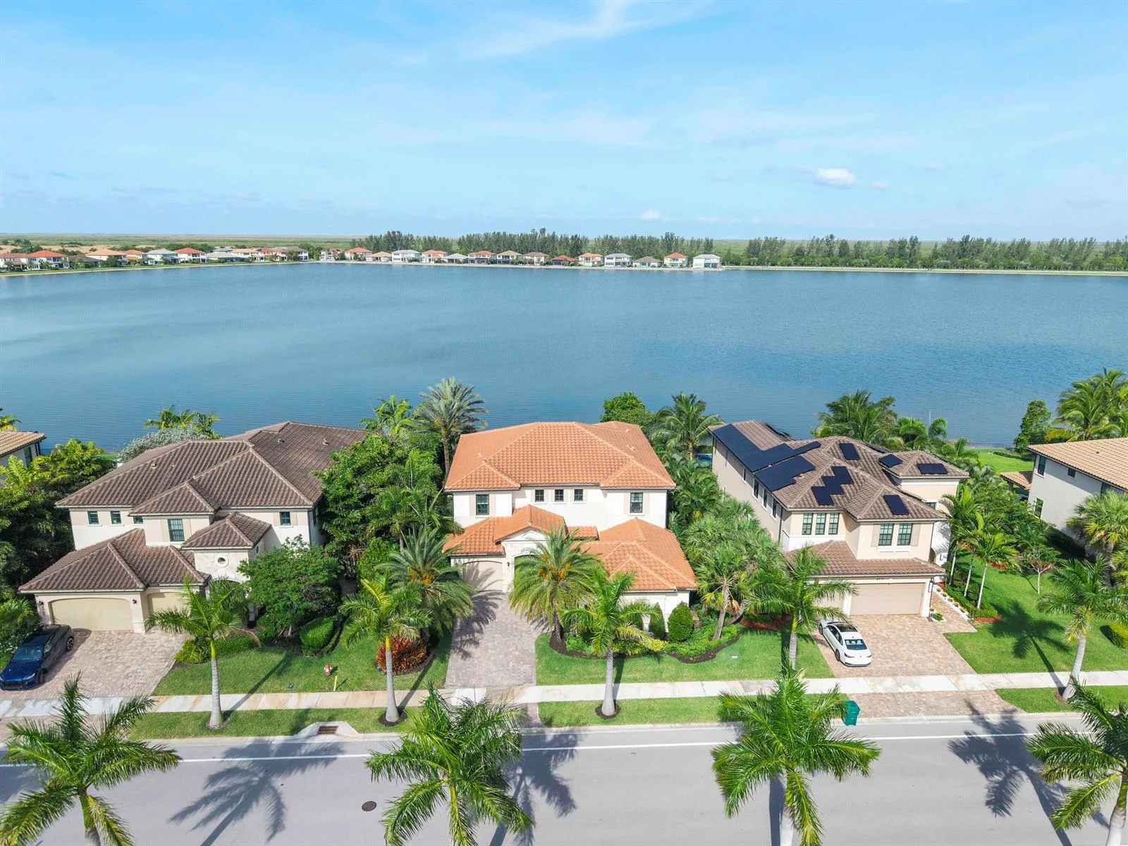 8685 Parkland Bay Drive, Parkland, FL 33076