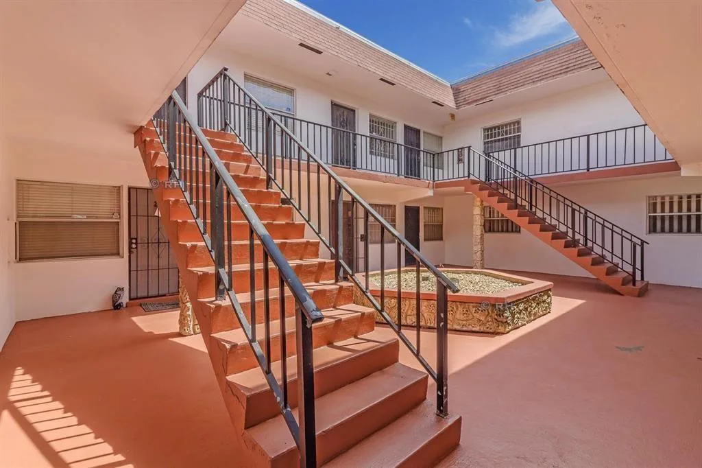 230 SW 1st Street # G-8, Pompano Beach, FL 33060