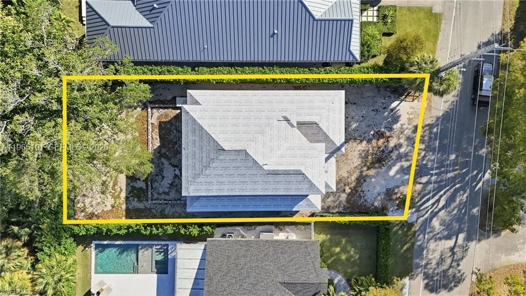 1070 13th St N, Naples, FL 34102 photo 5