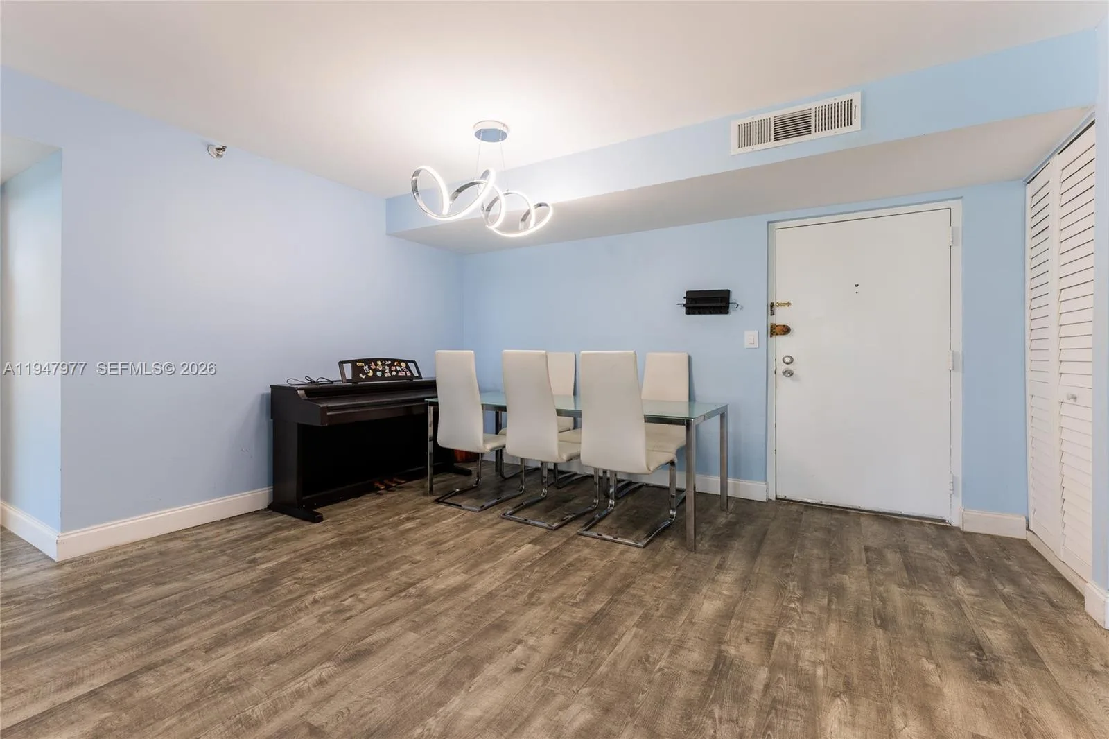 290 174th St # 318, Sunny Isles Beach, FL 33160 photo 8