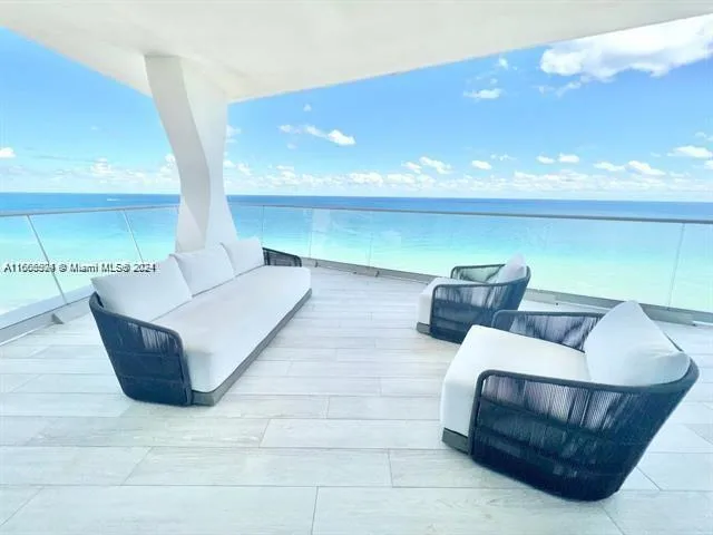 Jade Signature Unit 1405 at 16901 Collins Ave # 1405, Sunny Isles Beach, FL 33160 — photo 1
