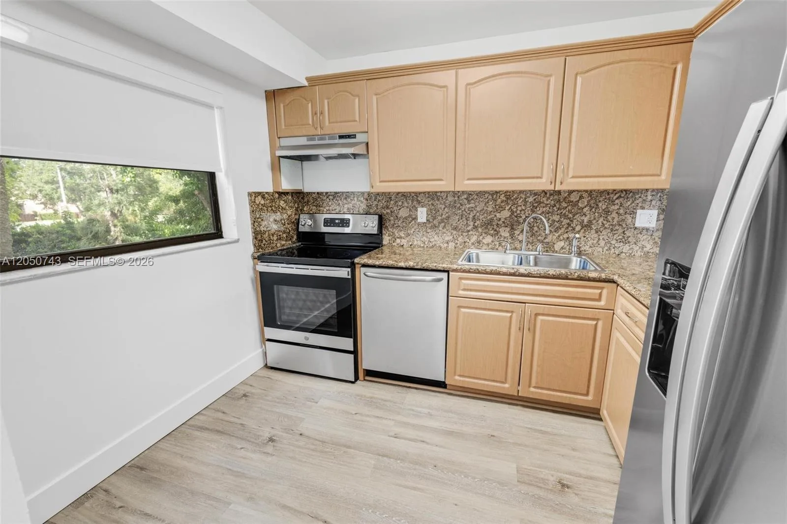 210 W Park Dr # 205-2, Miami, FL 33172 photo 3