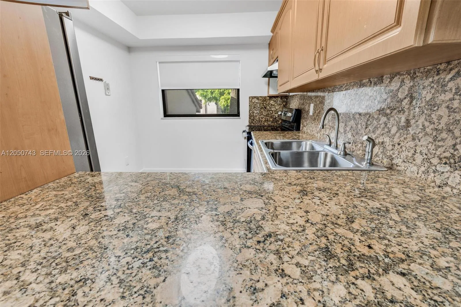 210 W Park Dr # 205-2, Miami, FL 33172 photo 4