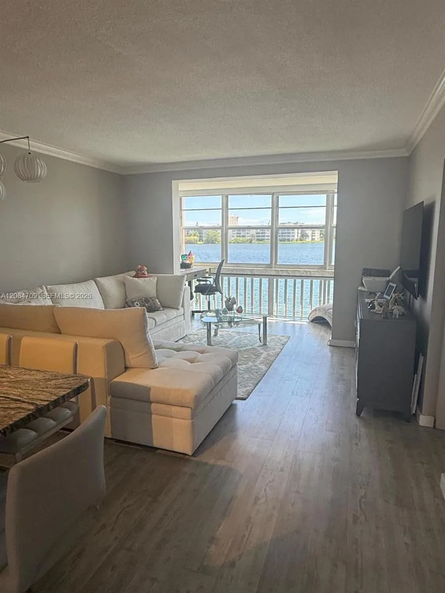 18555 NE 14th Ave # 619, Miami, FL 33179