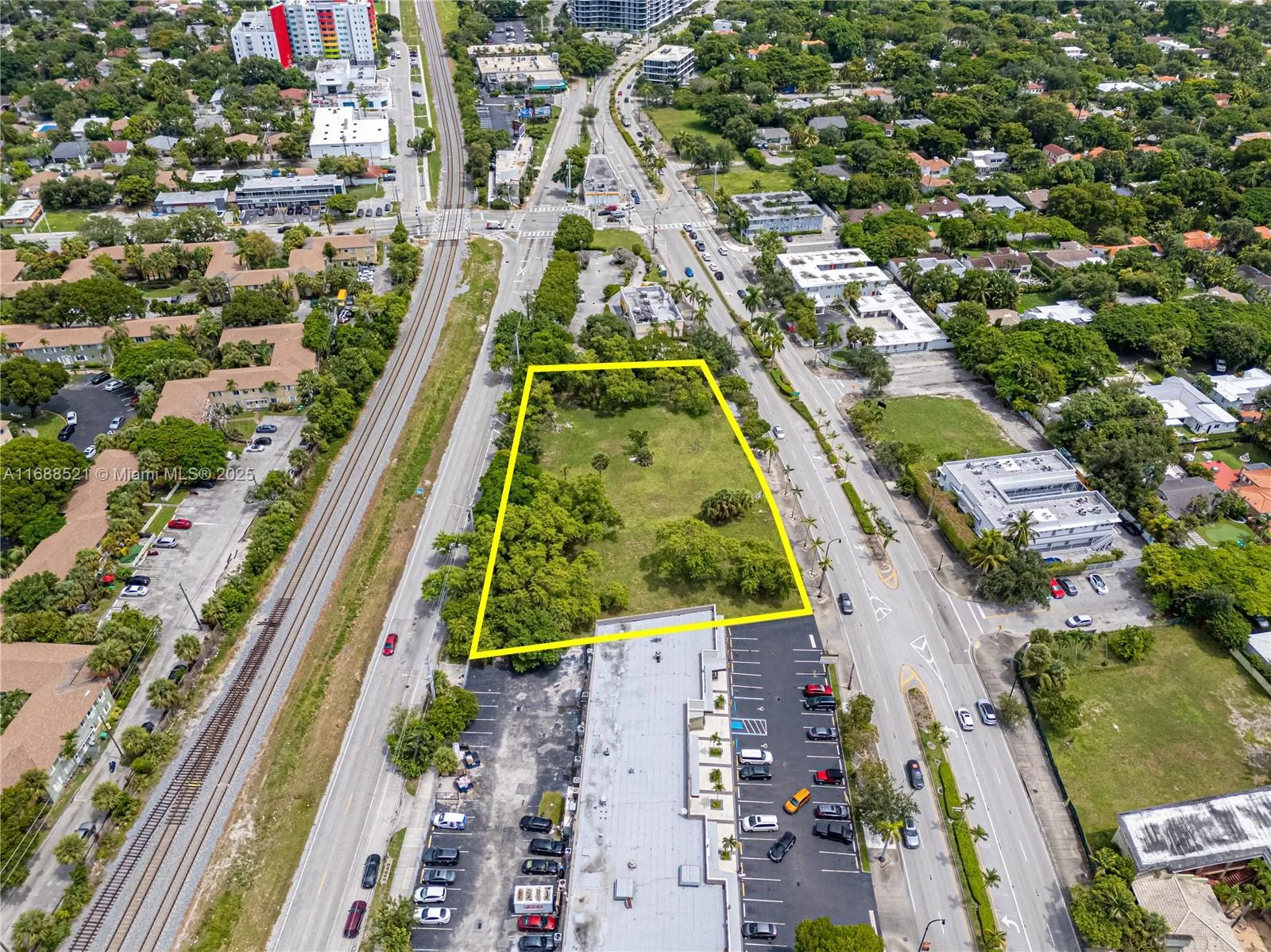 5220 Biscayne, Miami, FL 33137 photo 3