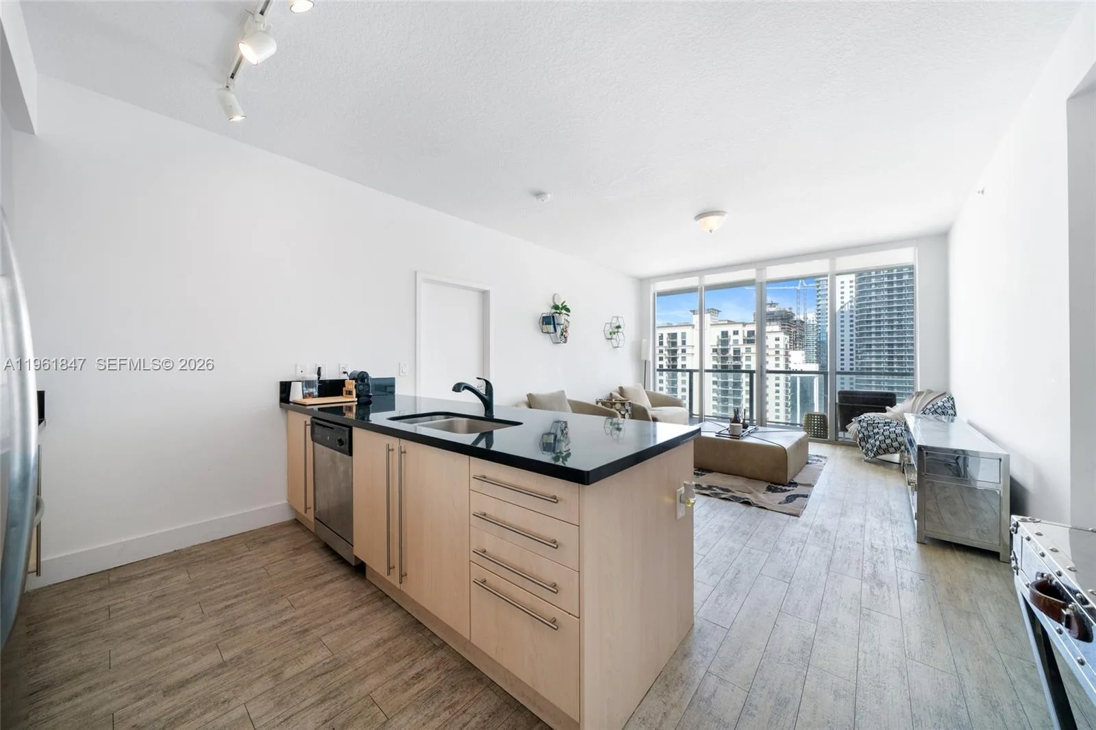 1111 SW 1st Ave # 3422-N, Miami, FL 33130 photo 3