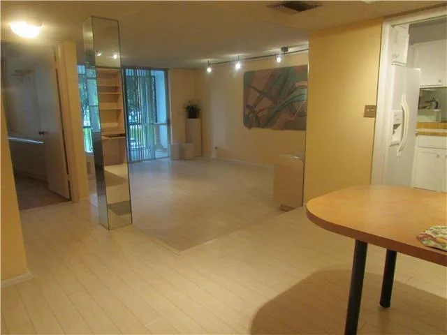 3660 Inverrary Drive # 2f, Lauderhill, FL 33319 photo 3
