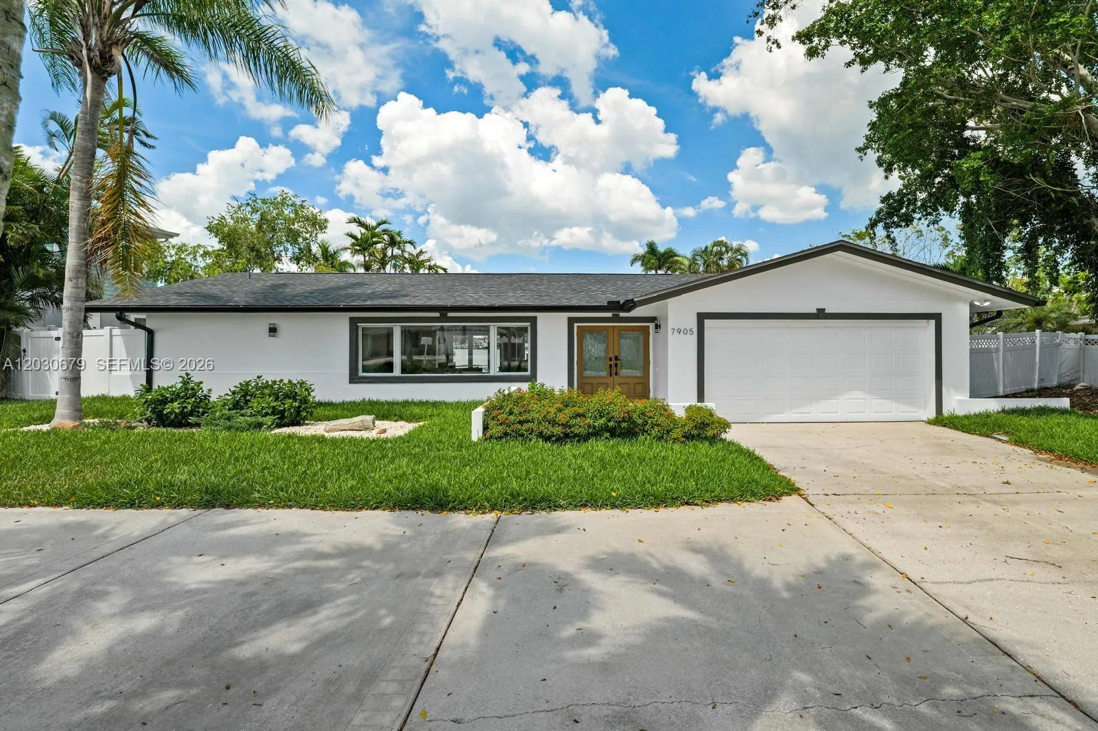 7905 9th AVE S, St Petersburg, FL 33707 photo 2
