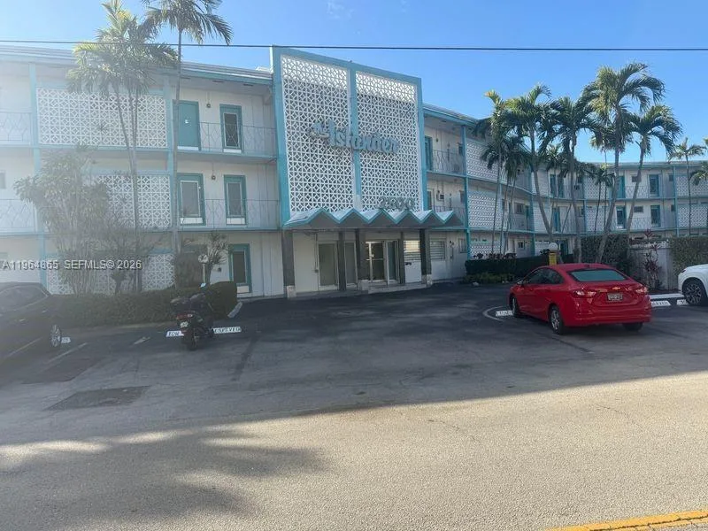 2500 Diana Dr # 107, Hallandale Beach, FL 33009 photo 12