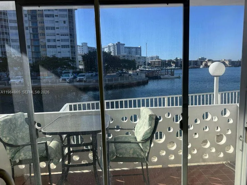 2500 Diana Dr # 107, Hallandale Beach, FL 33009 photo 9