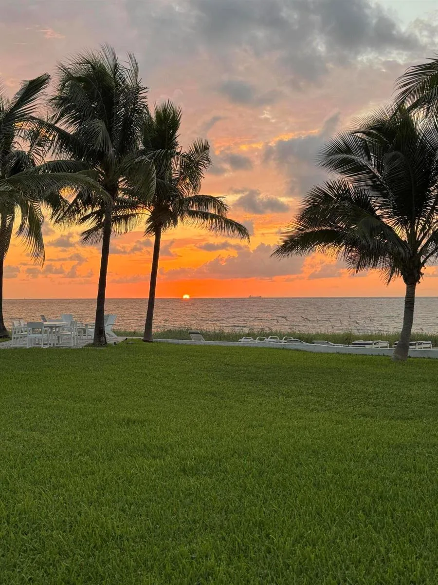1041 HILLSBORO MILE # 11, Hillsboro Beach, FL 33062