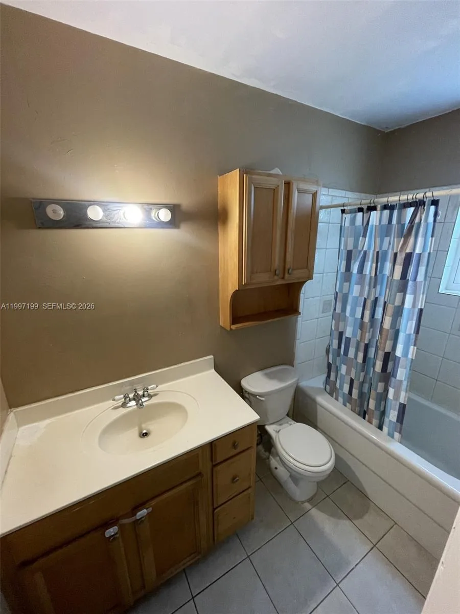 870 NE 212th Ter # 3, Miami, FL 33179 photo 13