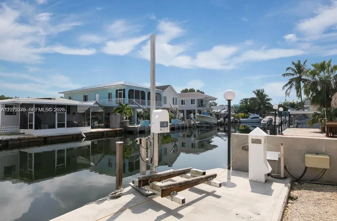 11 Flamingo Rd, Key Largo, FL 33037