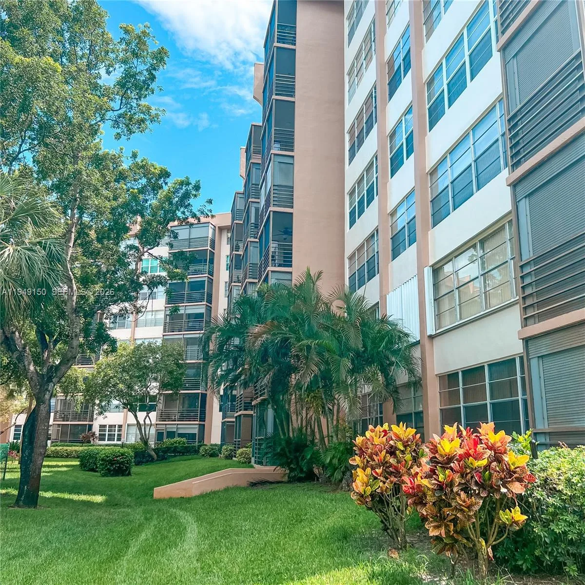 1000 Saint Charles Pl # 721, Pembroke Pines, FL 33026 photo 3