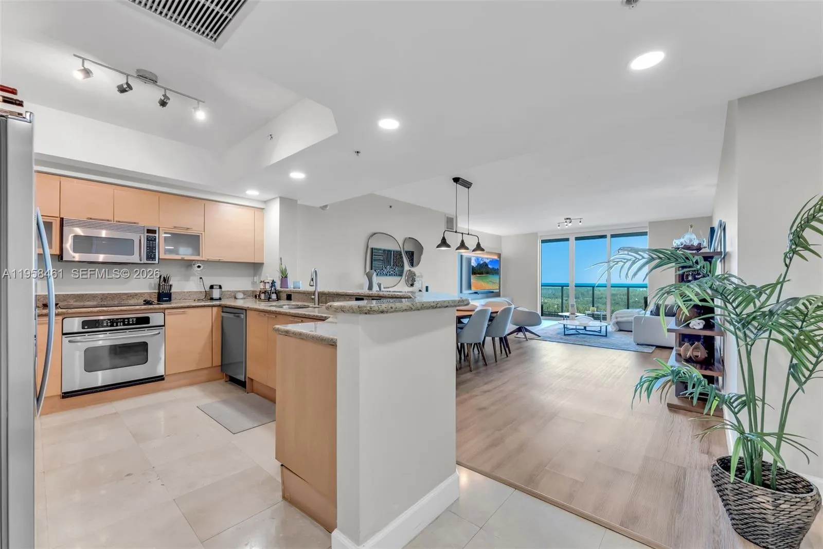14951 Royal Oaks Ln # 2201, North Miami, FL 33181 photo 12