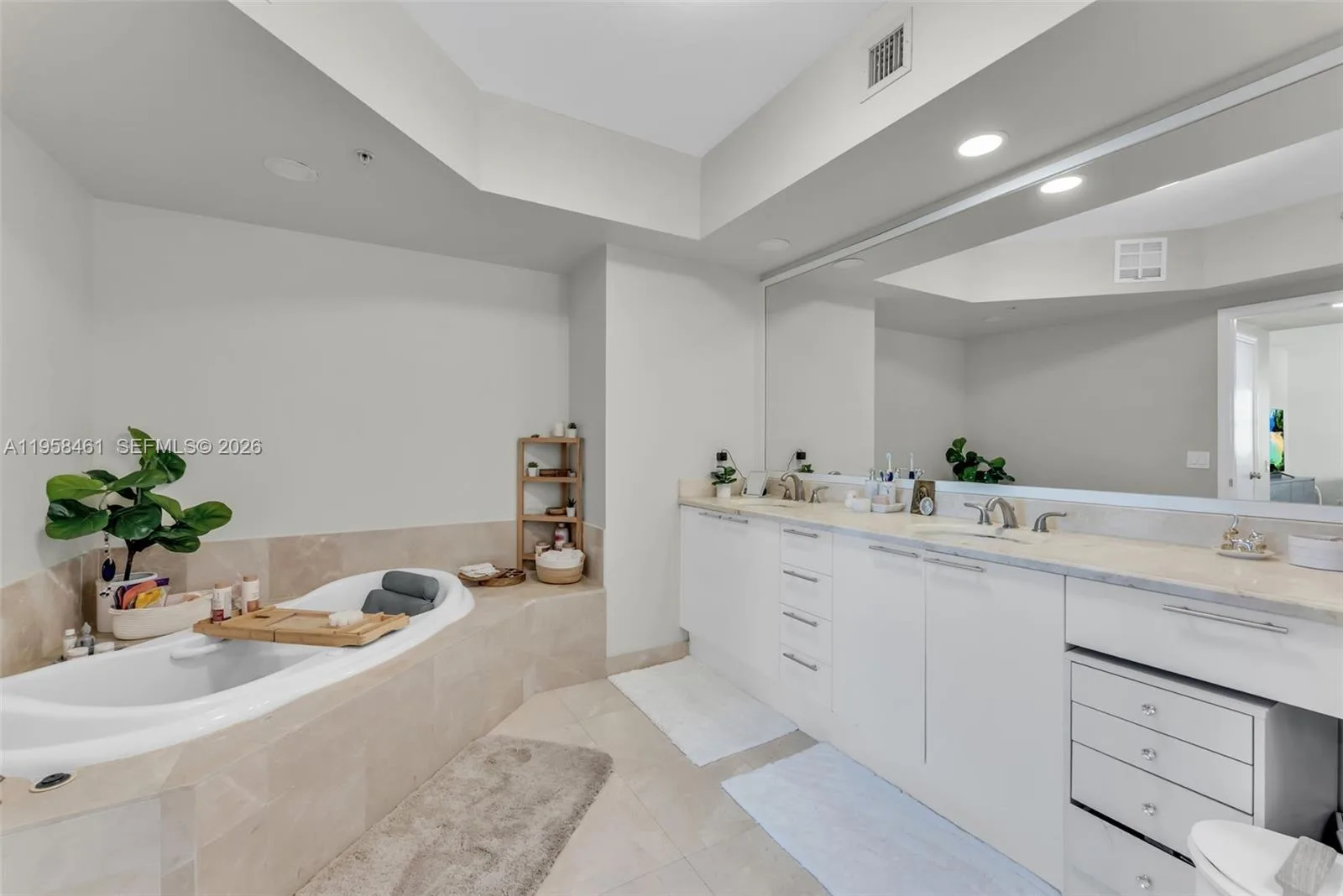 14951 Royal Oaks Ln # 2201, North Miami, FL 33181 photo 9