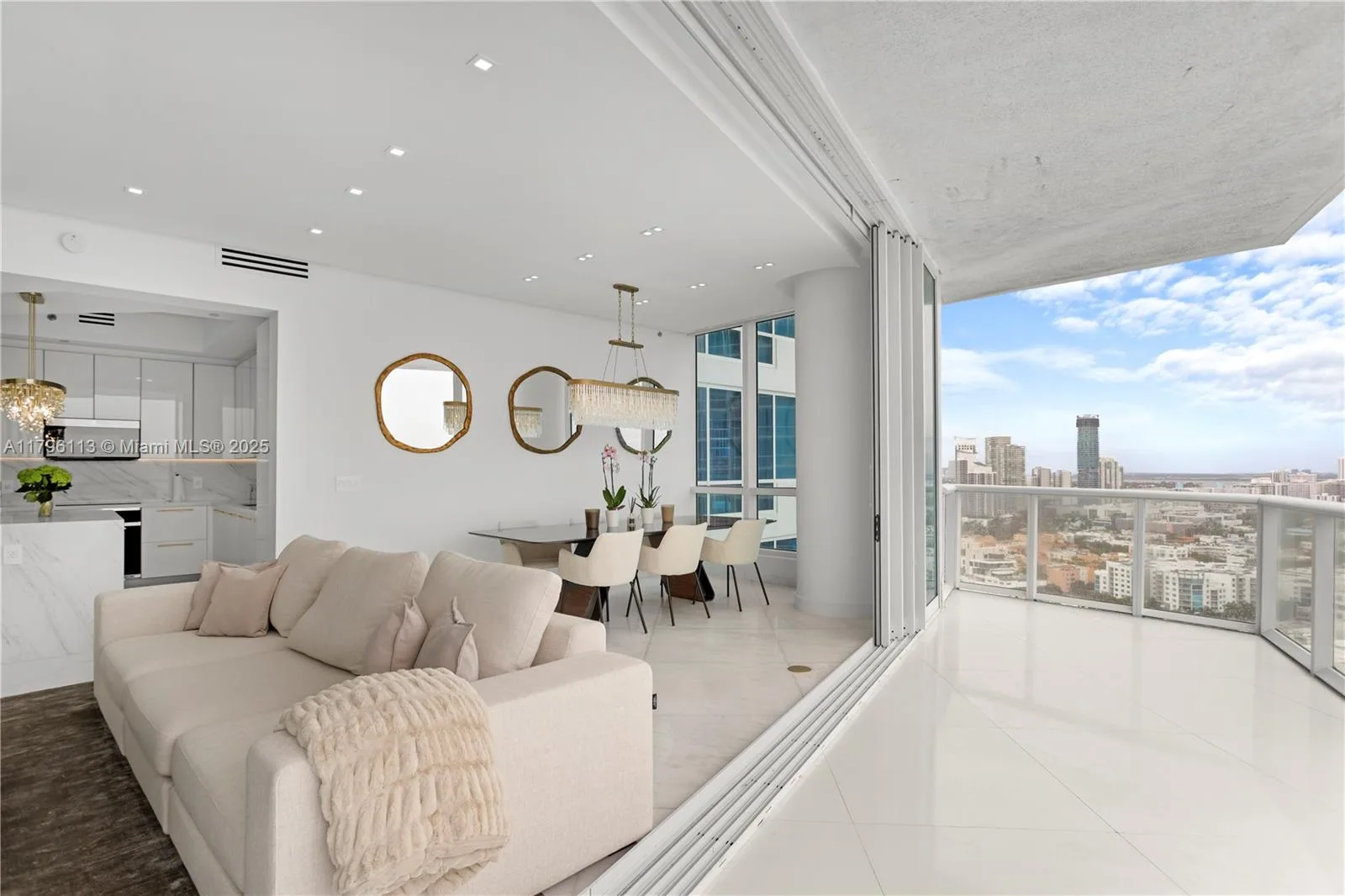 100 S Pointe Dr # 2508, Miami Beach, FL 33139 photo 4
