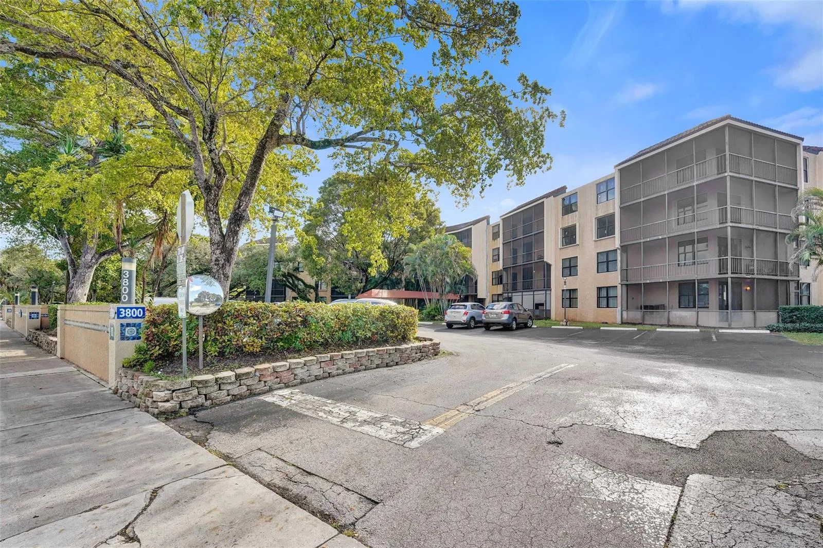 3800 N Hills Drive # 412, Hollywood, FL 33021