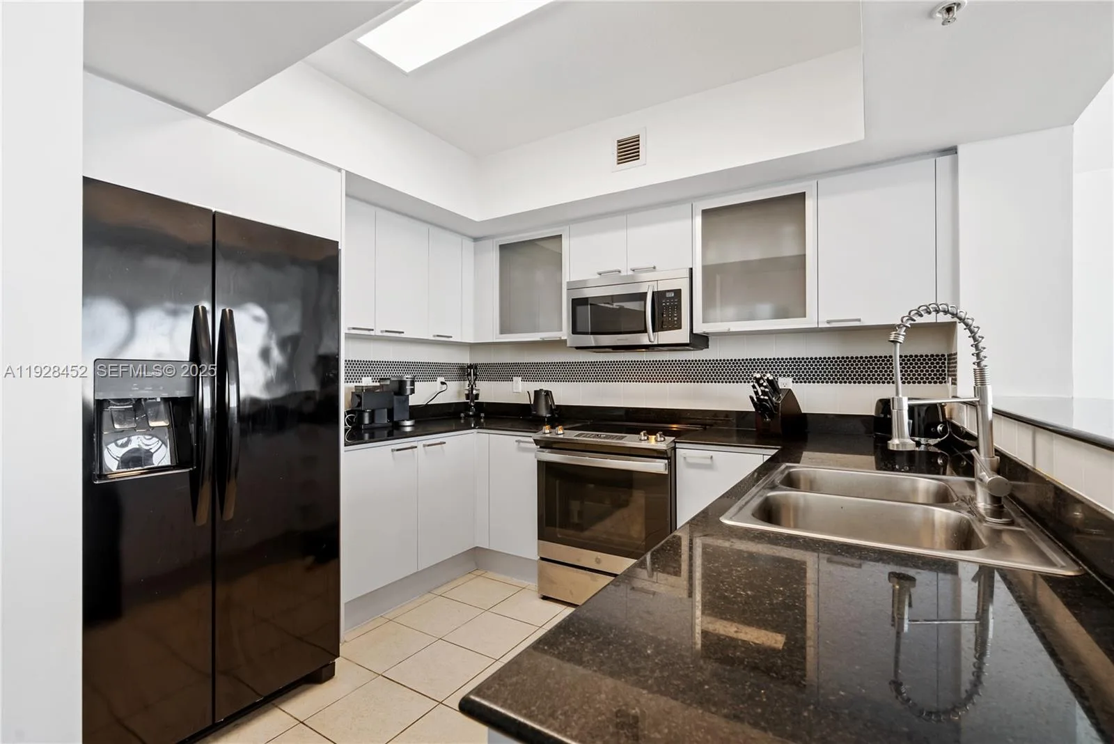 16699 Collins Ave # 1507, Sunny Isles Beach, FL 33160 photo 8
