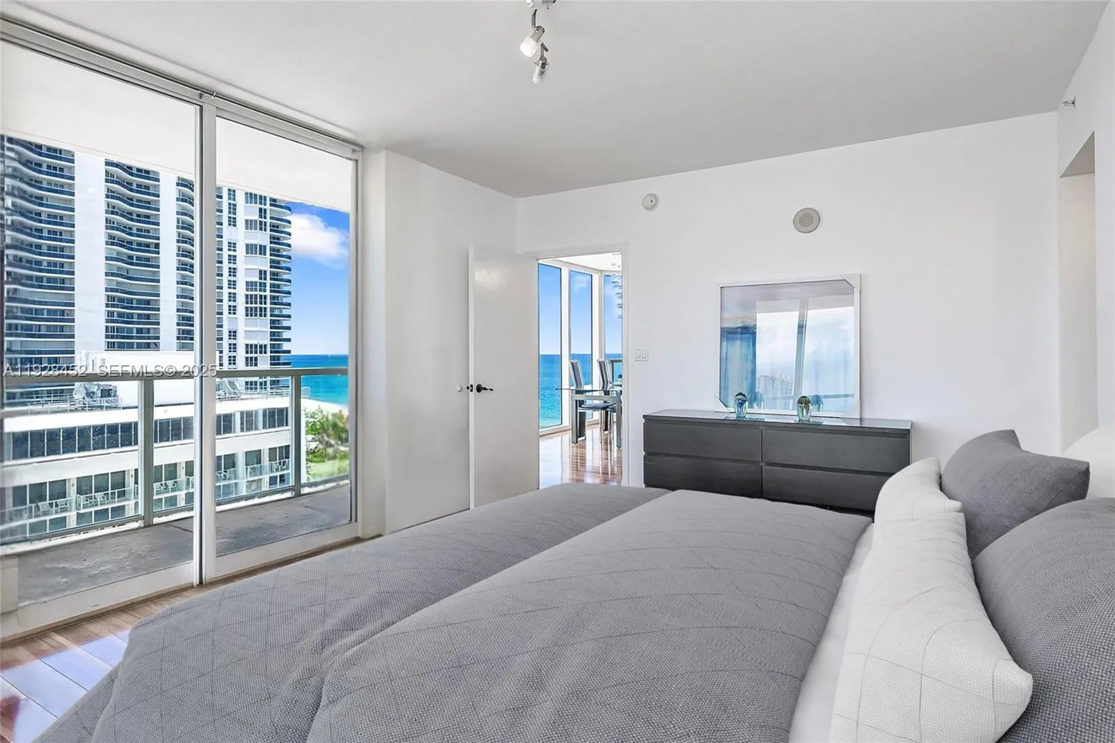 16699 Collins Ave # 1507, Sunny Isles Beach, FL 33160 photo 9