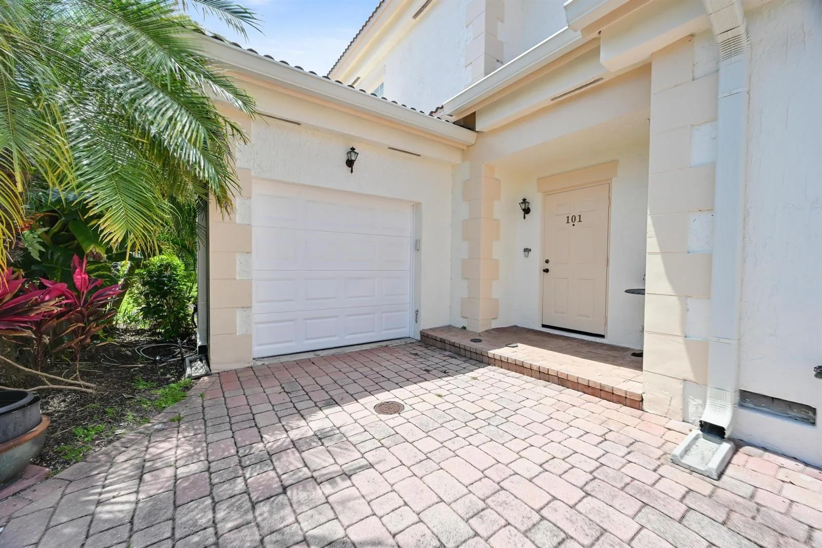 568 7th Square, Vero Beach, FL 32962