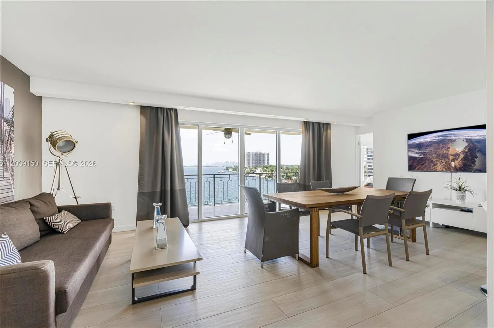 11111 Biscayne Blvd # 8C, Miami, FL 33181