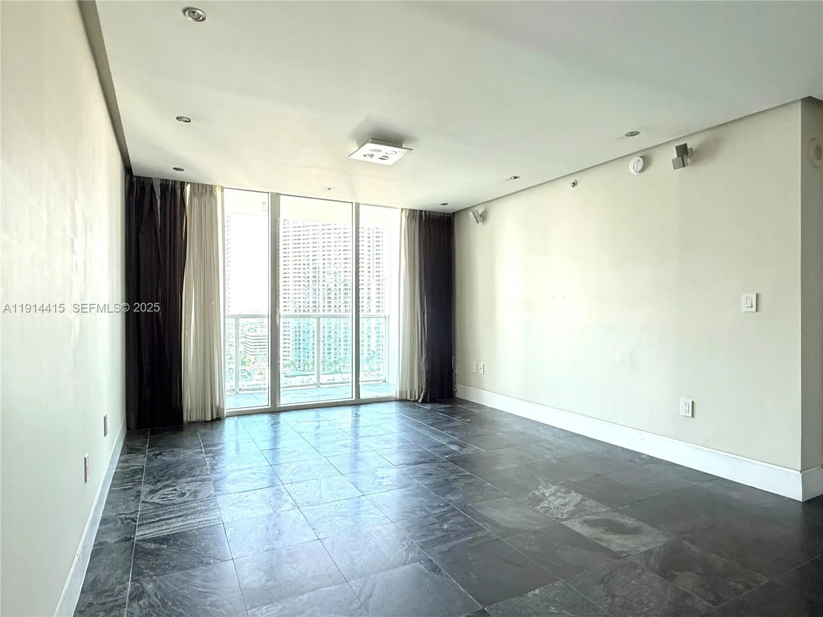 31 SE 5th St # 2609, Miami, FL 33131 photo 3