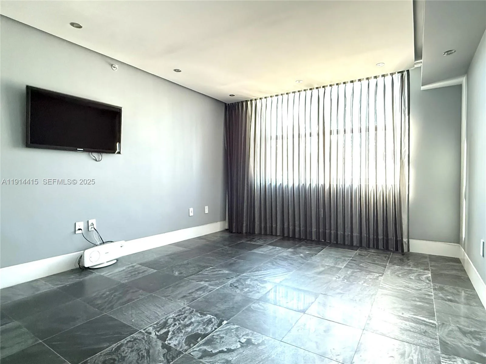 31 SE 5th St # 2609, Miami, FL 33131 photo 7