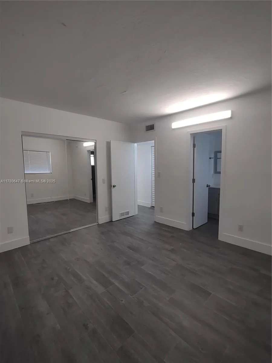 1895 Venice Park Dr # 16B, North Miami, FL 33181 photo 11