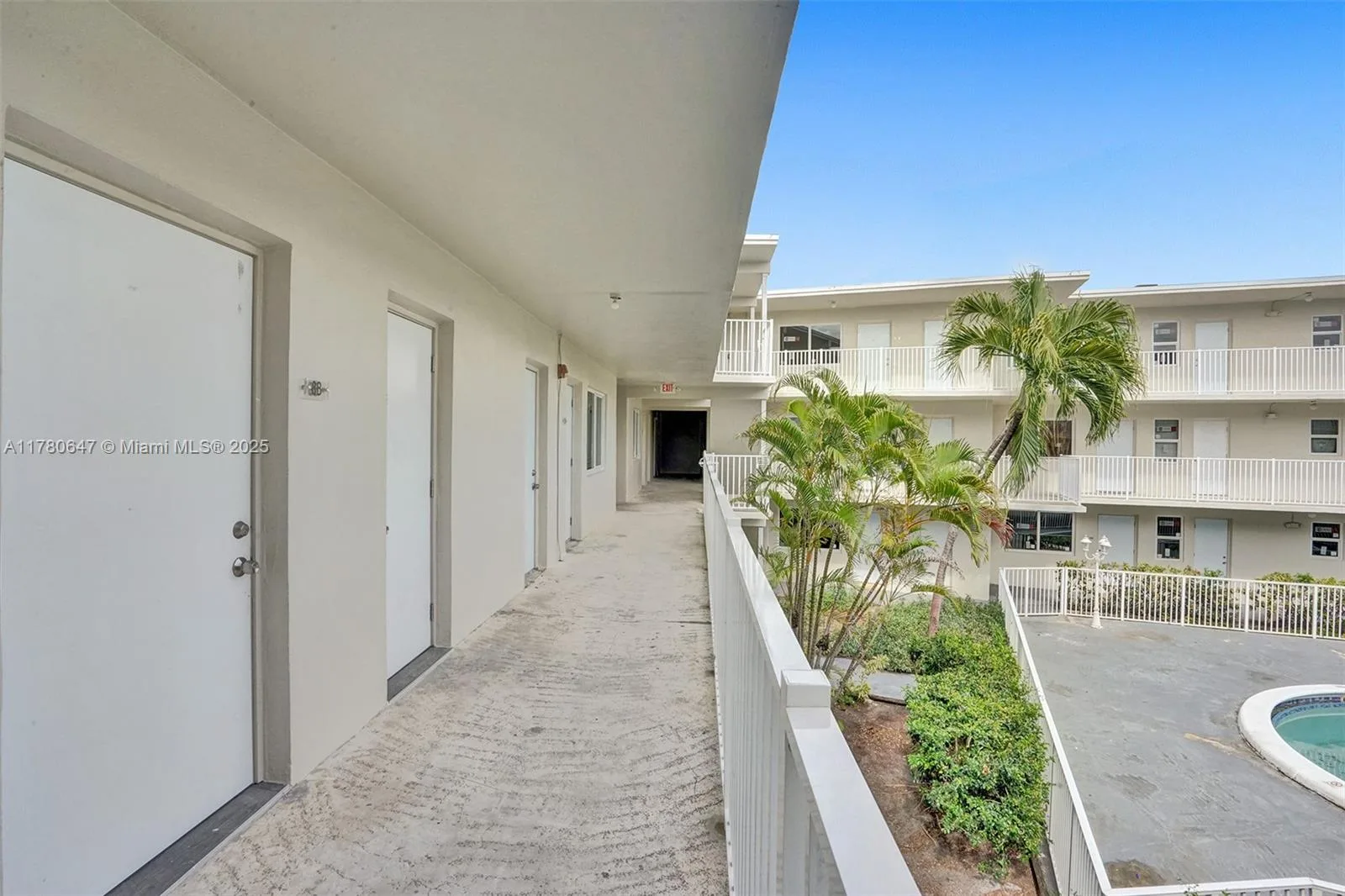 1895 Venice Park Dr # 16B, North Miami, FL 33181 photo 3