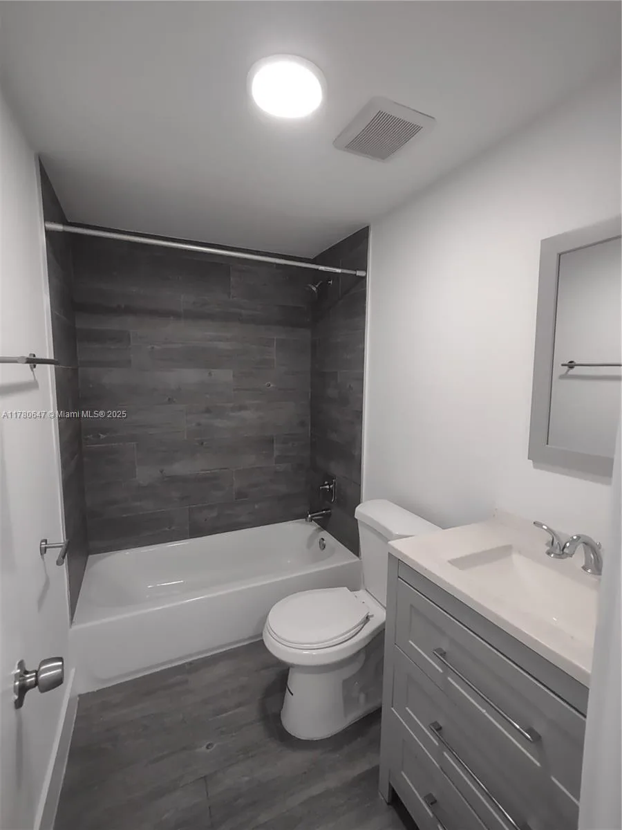 1895 Venice Park Dr # 16B, North Miami, FL 33181 photo 5