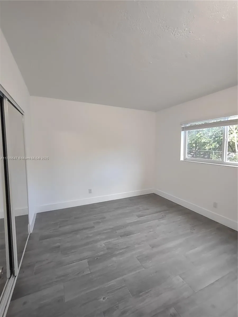 1895 Venice Park Dr # 16B, North Miami, FL 33181 photo 6
