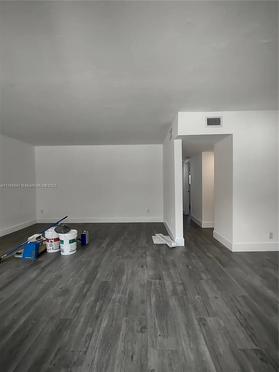 1895 Venice Park Dr # 16B, North Miami, FL 33181 photo 9
