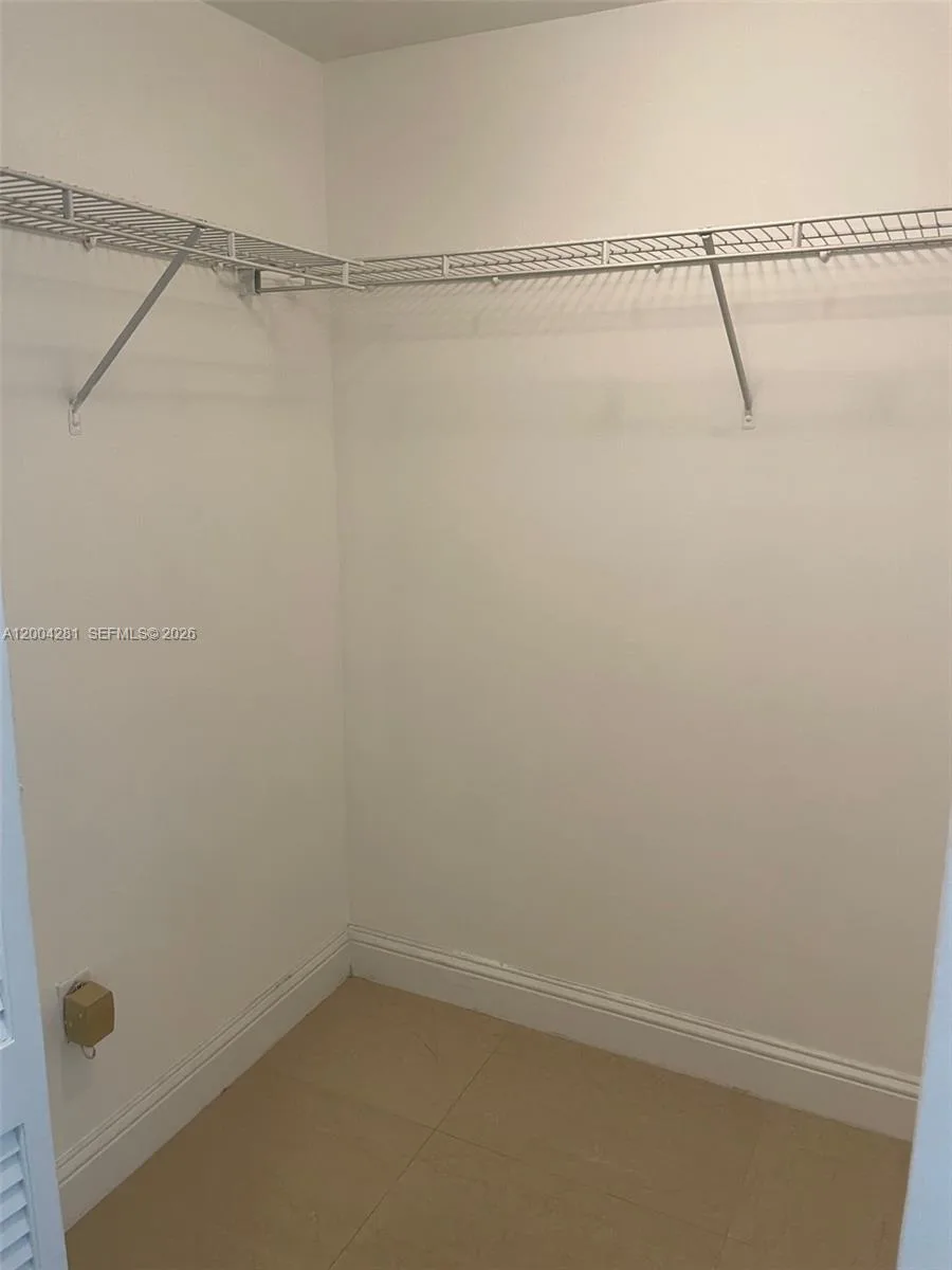 41 SE 5th St # 1614, Miami, FL 33131 photo 11